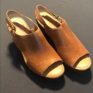 🙌🏼Gorgeous Born Clogs